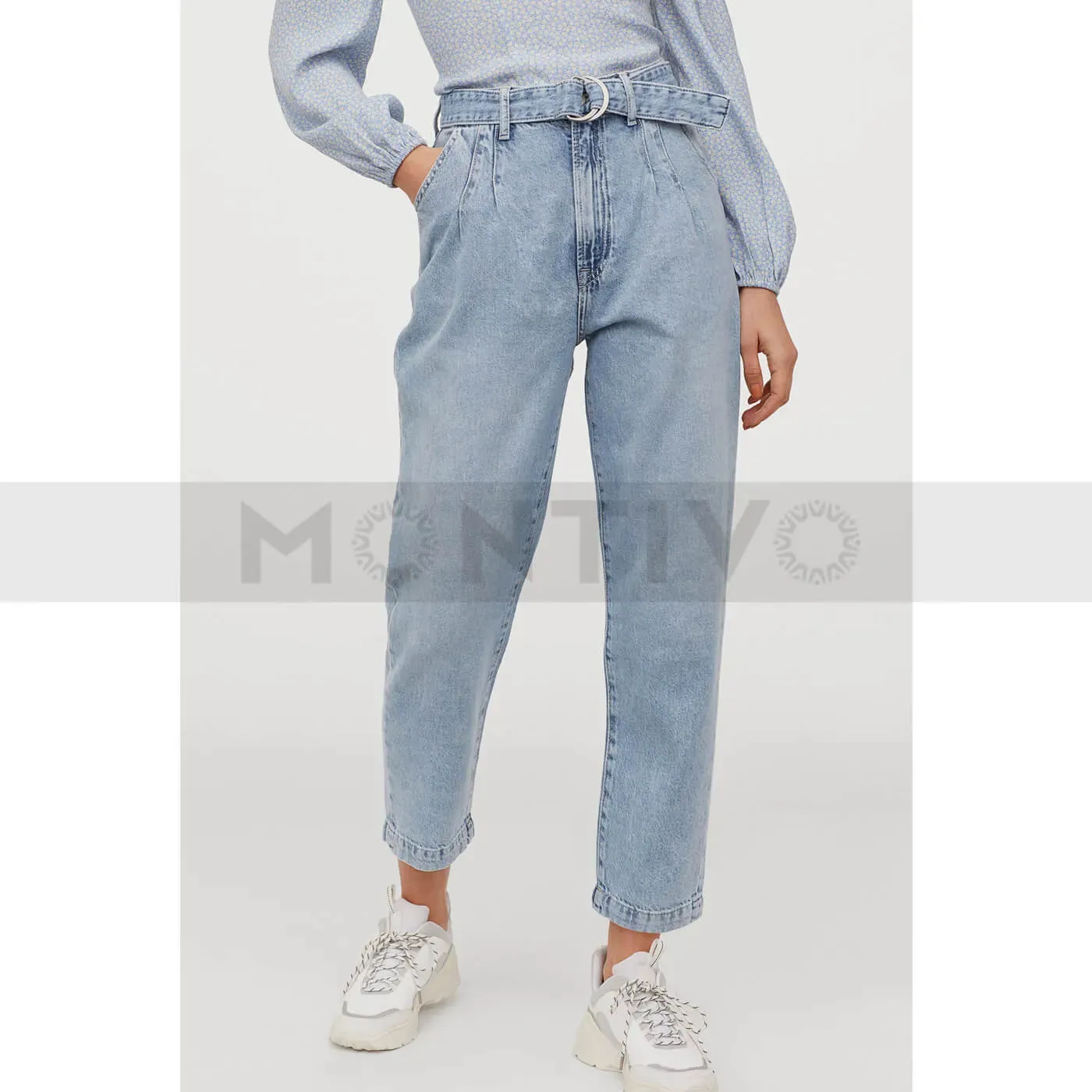 HM Light Blue Slouchy Mom Jeans