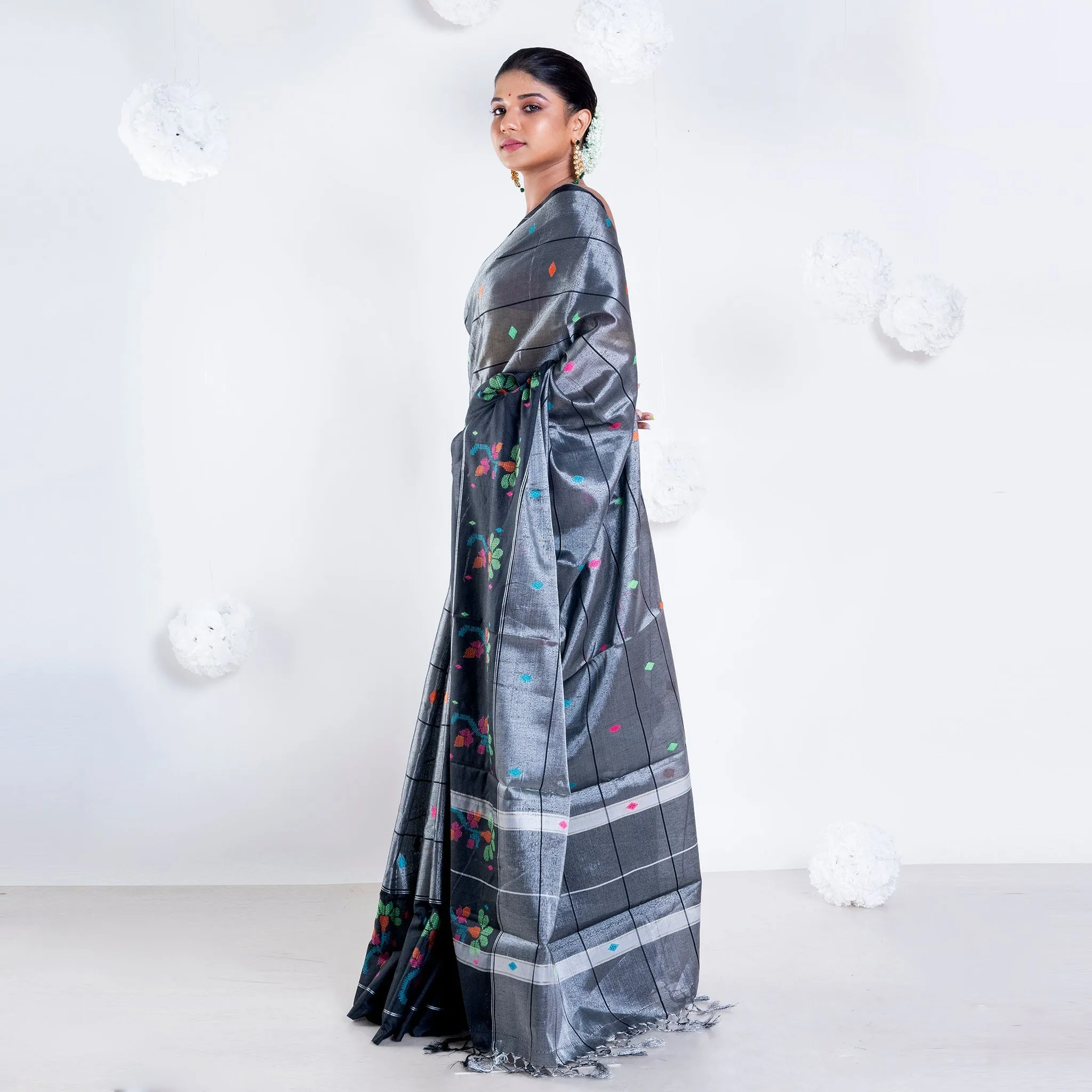 Women Banarasi Kora Organza Zari Saree In Ash Grey With Floral Border