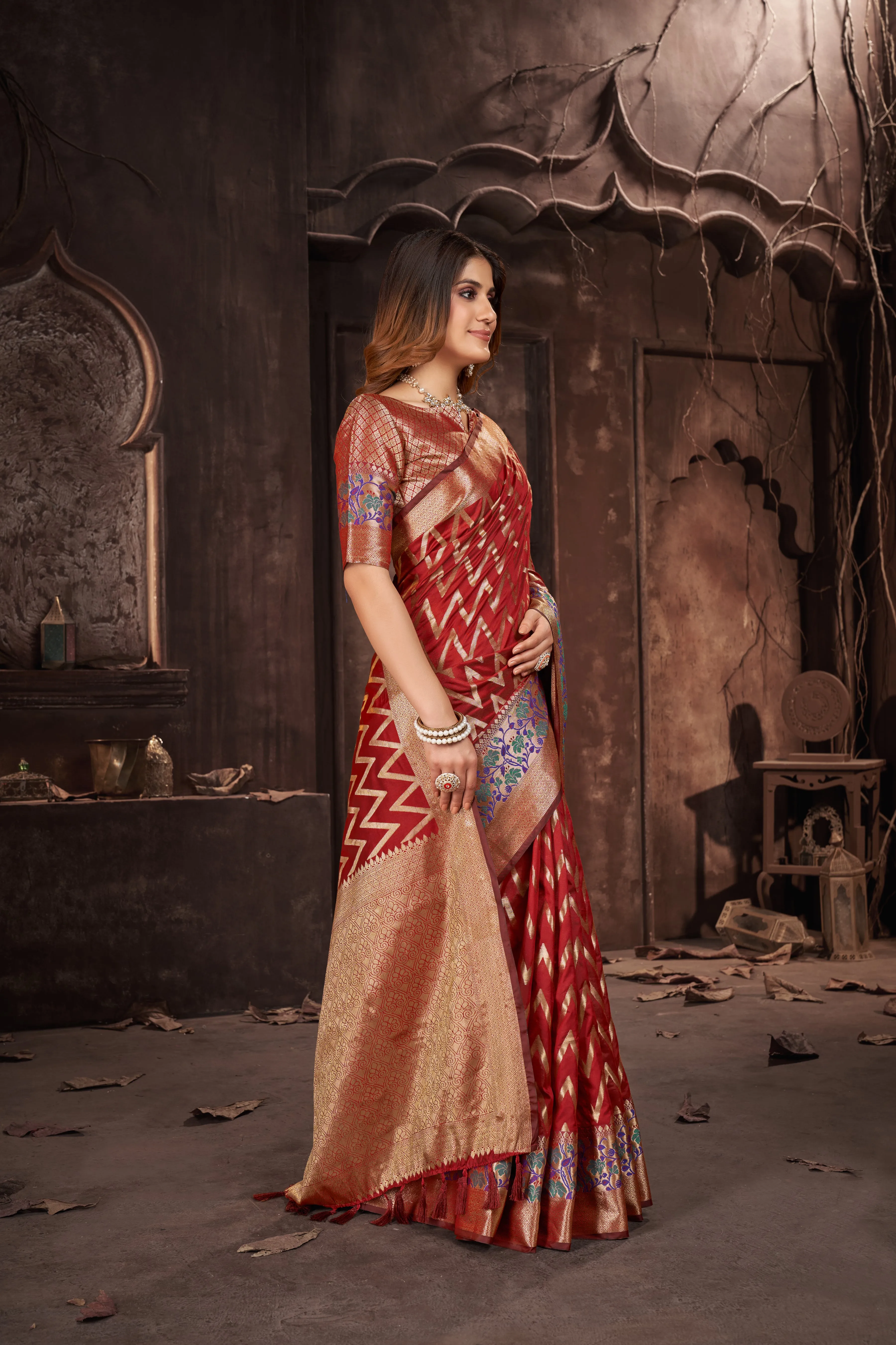 Women Party Wear Weaving Leherai Silk Red colour Saree with Un-Stitched Blouse