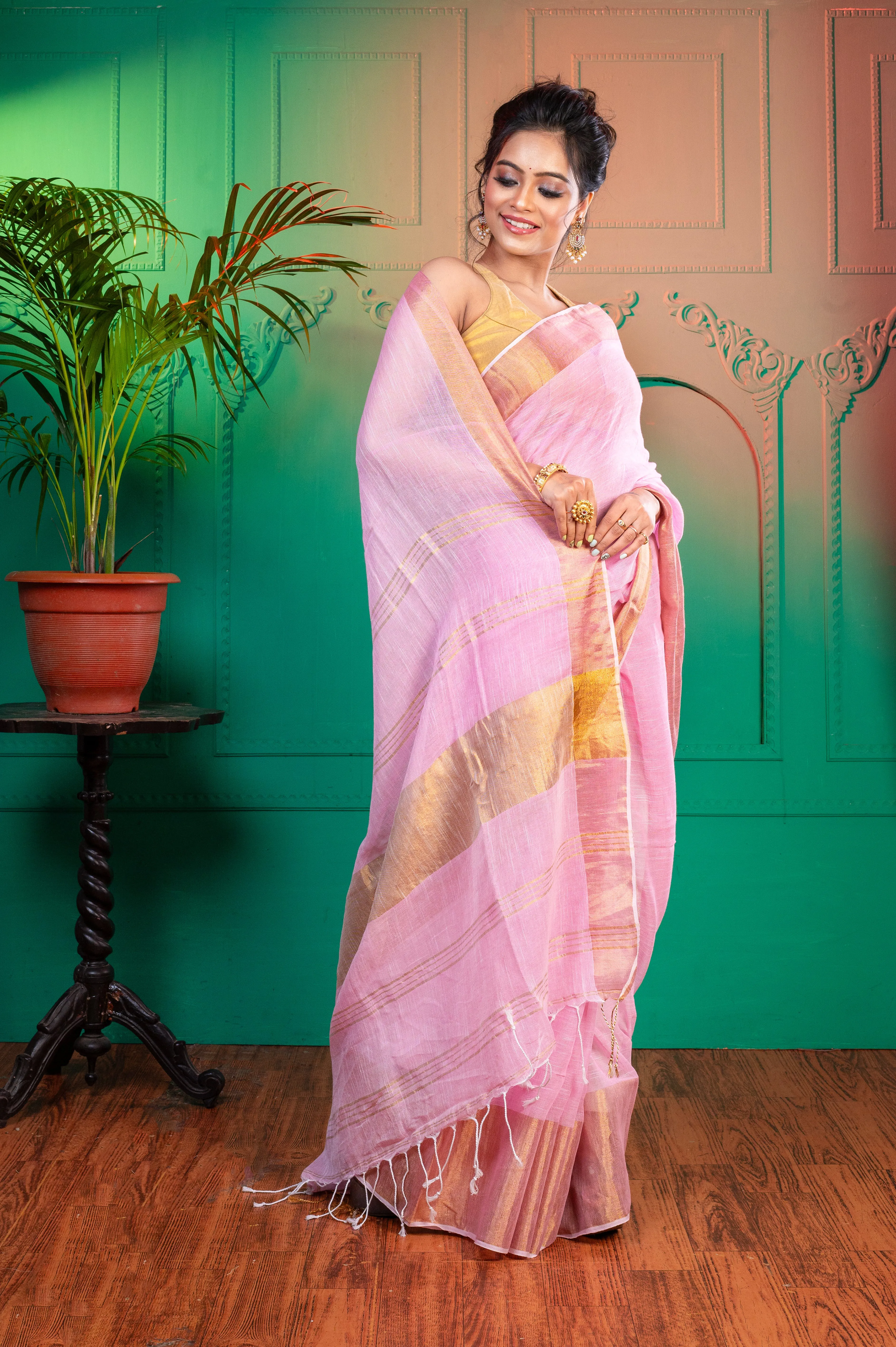 Women Pink Pure Handloom Linen Saree With Golden Zari  Border And Pallu