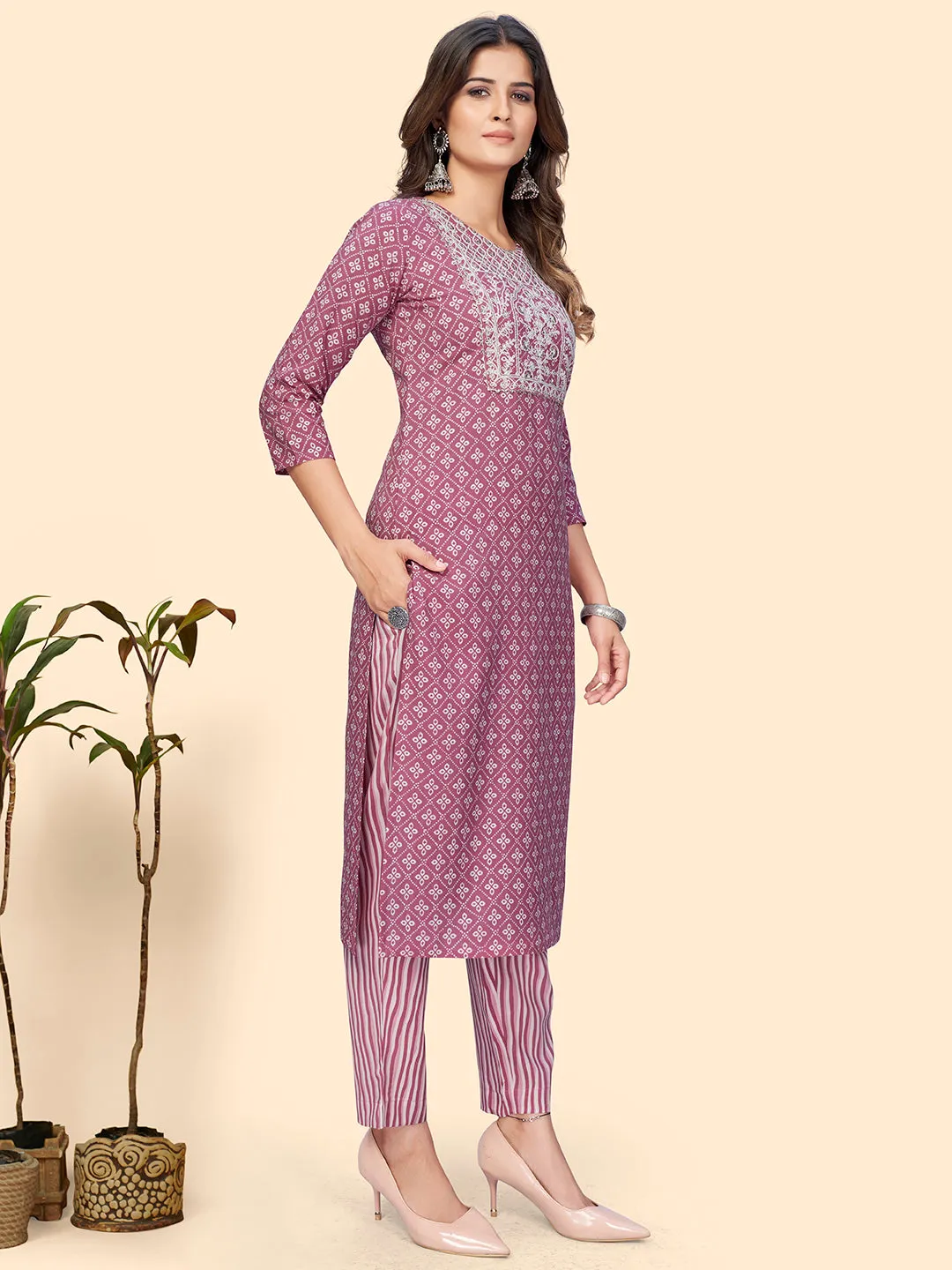 Women'S Print & Embroidered Straight Cotton Mauve Stitched Kurta Pant With Dupatta