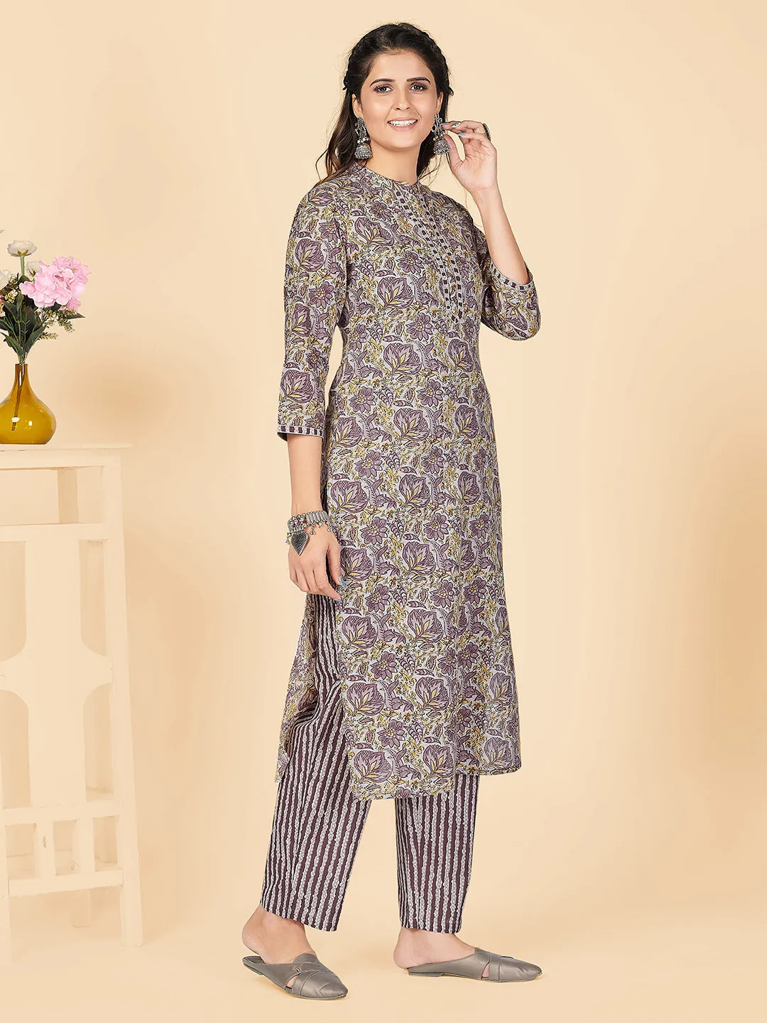 Women'S Printed & Gota Patti Straight Cotton Grey Stitche Kurta Pant With Dupatta