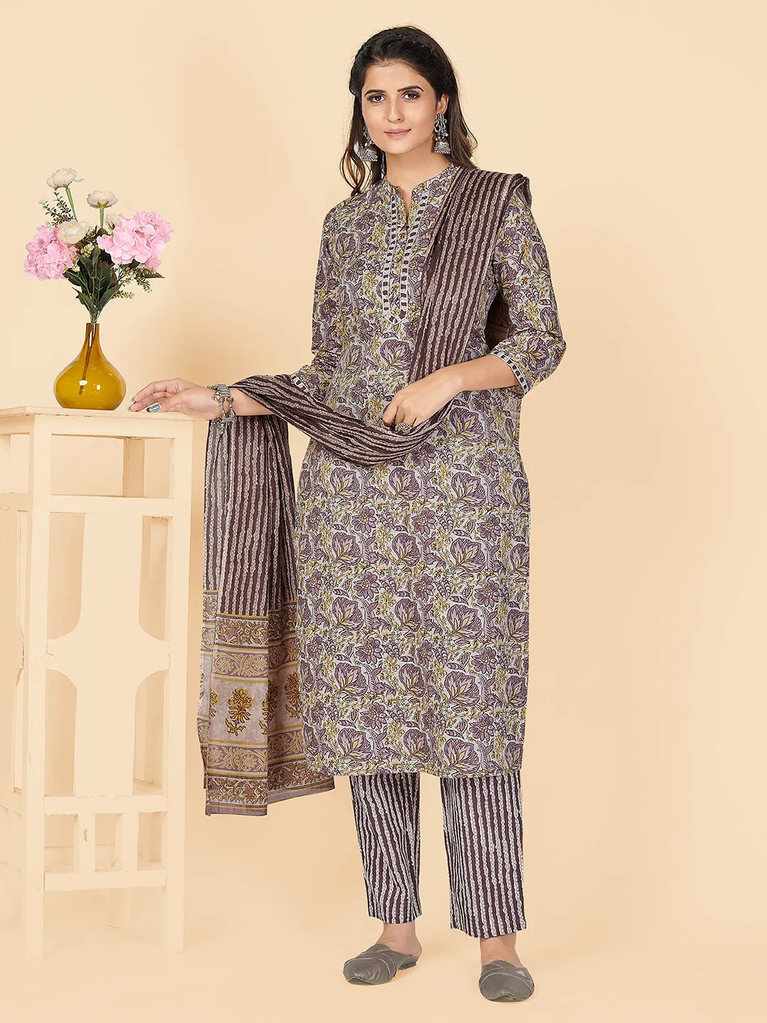 Women'S Printed & Gota Patti Straight Cotton Grey Stitche Kurta Pant With Dupatta